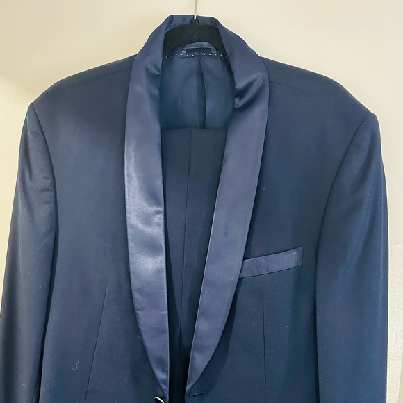 PIERRE LOUIS TUXEDO SUIT: SIZE 56 NEVY BLUE. Looks and feels new. - Picture 2 of 5